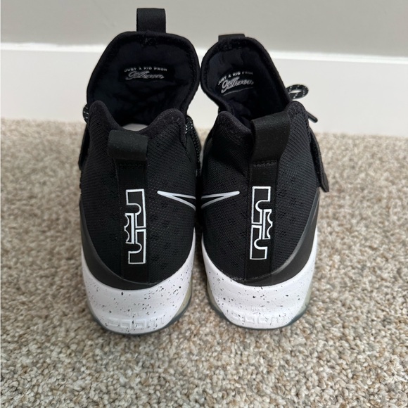 New Mens Nike LeBron 14 Black Ice Athletic Shoes Size 9.5 - Picture 3 of 5